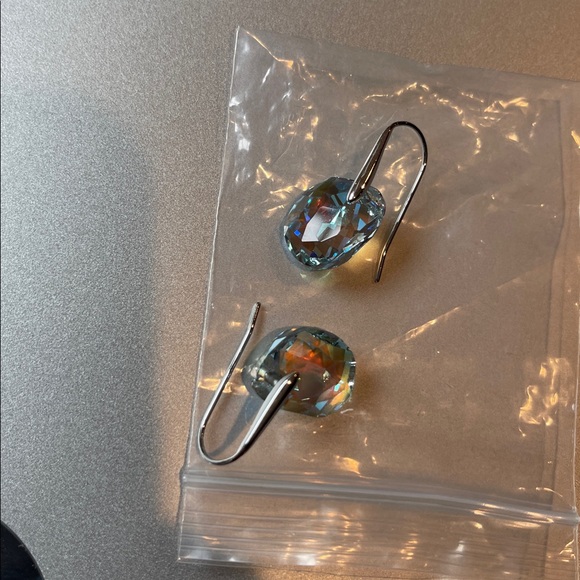 Genuine Swarovski Galet Pierced Earrings Rhodium Plated - Picture 13 of 16